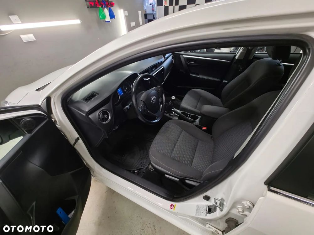 Toyota Corolla 1.6 Comfort MS - 5