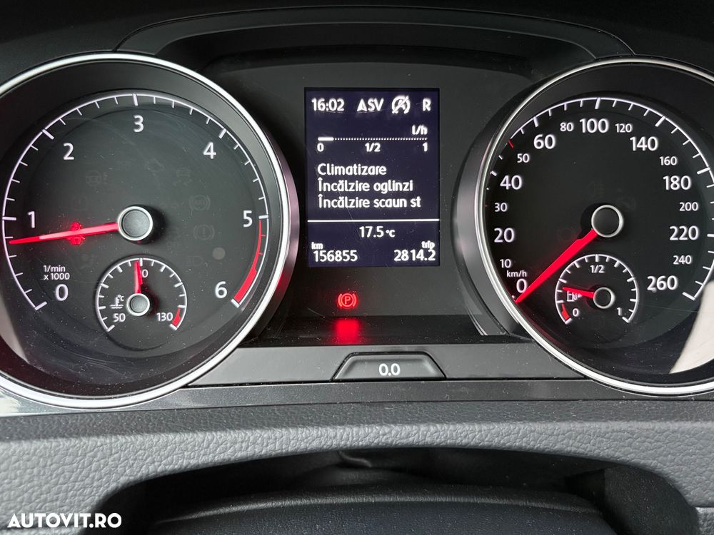 Volkswagen Golf 1.6 TDI SCR DSG Trendline - 11