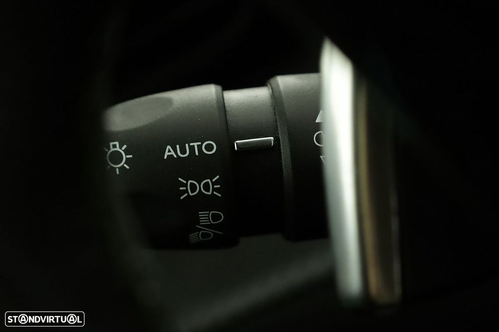 Peugeot 2008 1.2 PureTech GT EAT8 - 17