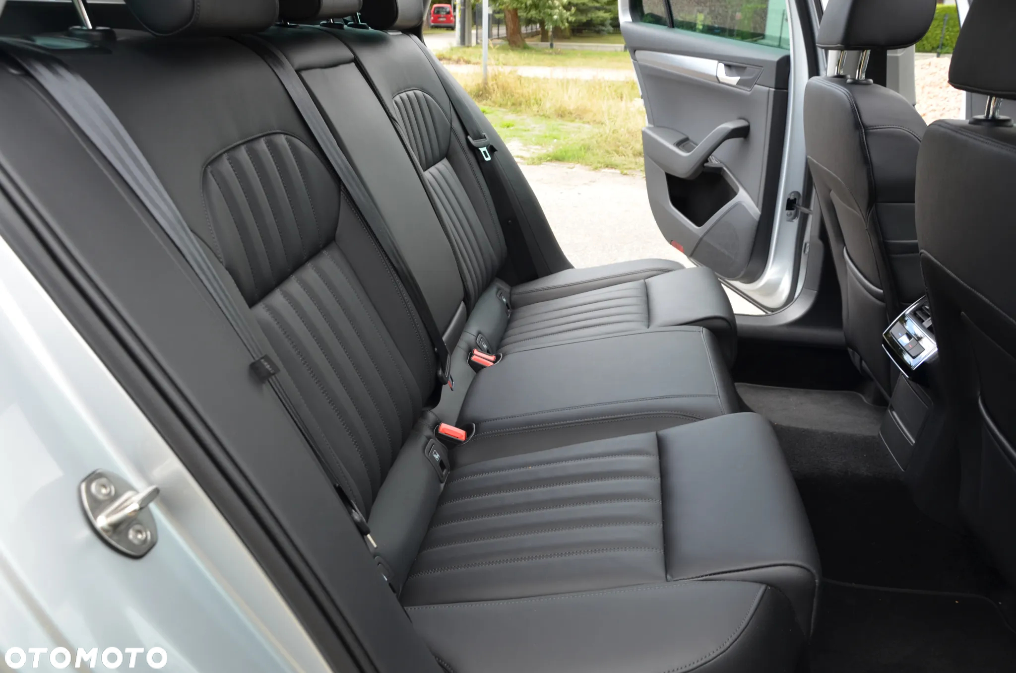 Skoda Superb 2.0 TDI L&K DSG - 21