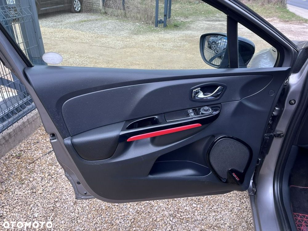 Renault Clio - 13