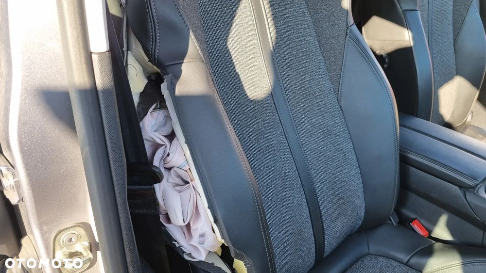 Peugeot 5008 PureTech 130 EAT8 Stop & Start Active Pack - 31