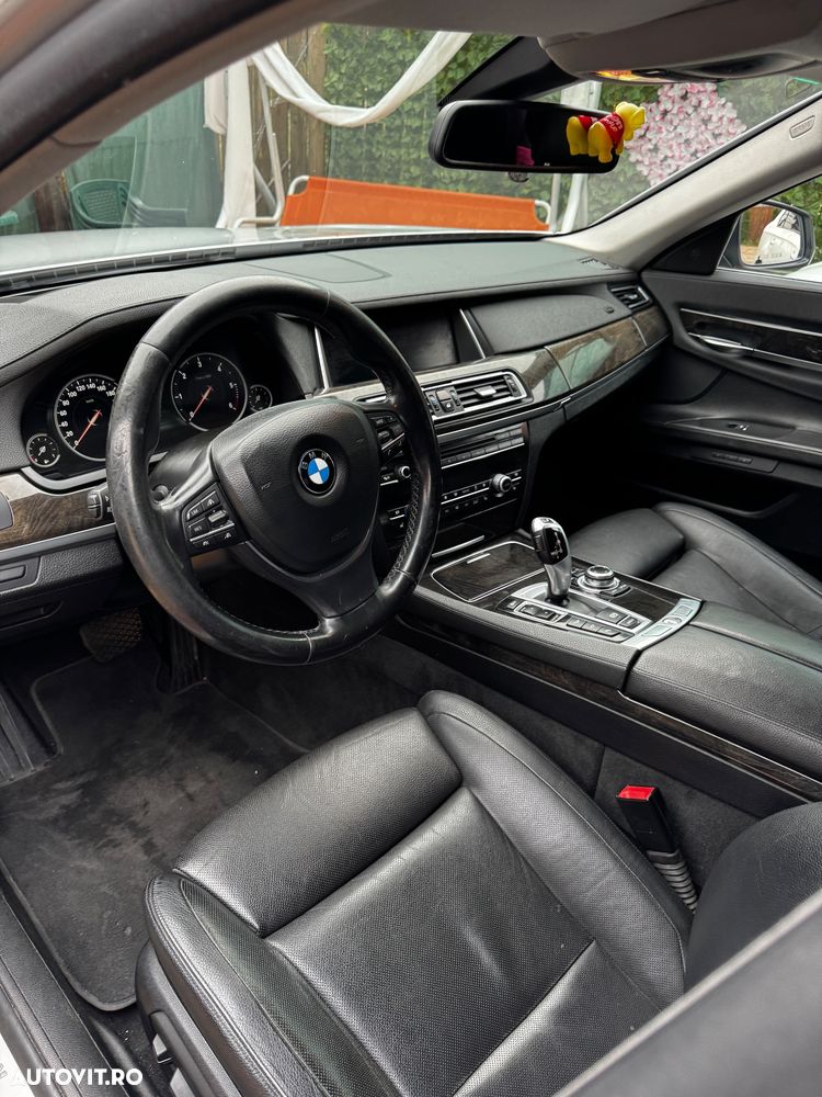 BMW Seria 7 740d xDrive - 9