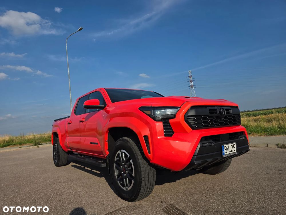 Toyota Tacoma - 4
