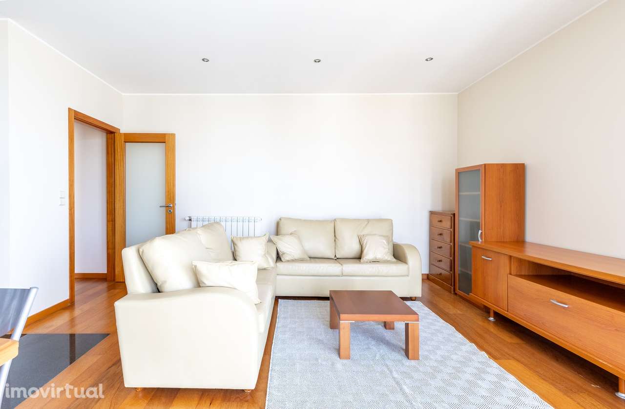 Fantástico T2 com terraço privado e lugar de garagem - Grande imagem: 3/13