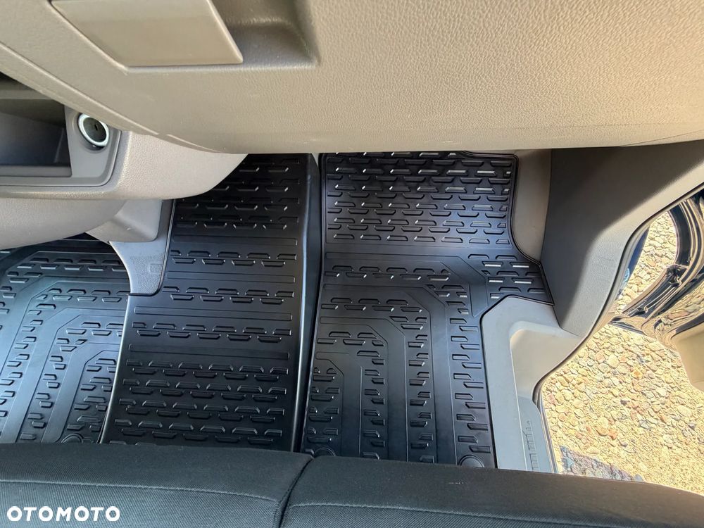 Volkswagen CRAFTER L2H1 2022r WZMOCNIONY VAN 3 osobowy MOCNY Silnik 2.0TDI 140KM Euro6 Duża ładowność 1309kg! DMC:3.5t, Homologacja VAT-1 Zabudowa paki, Bogate wyposażenie! NOWE OPONY 100% Bezwypadkowy! - 37