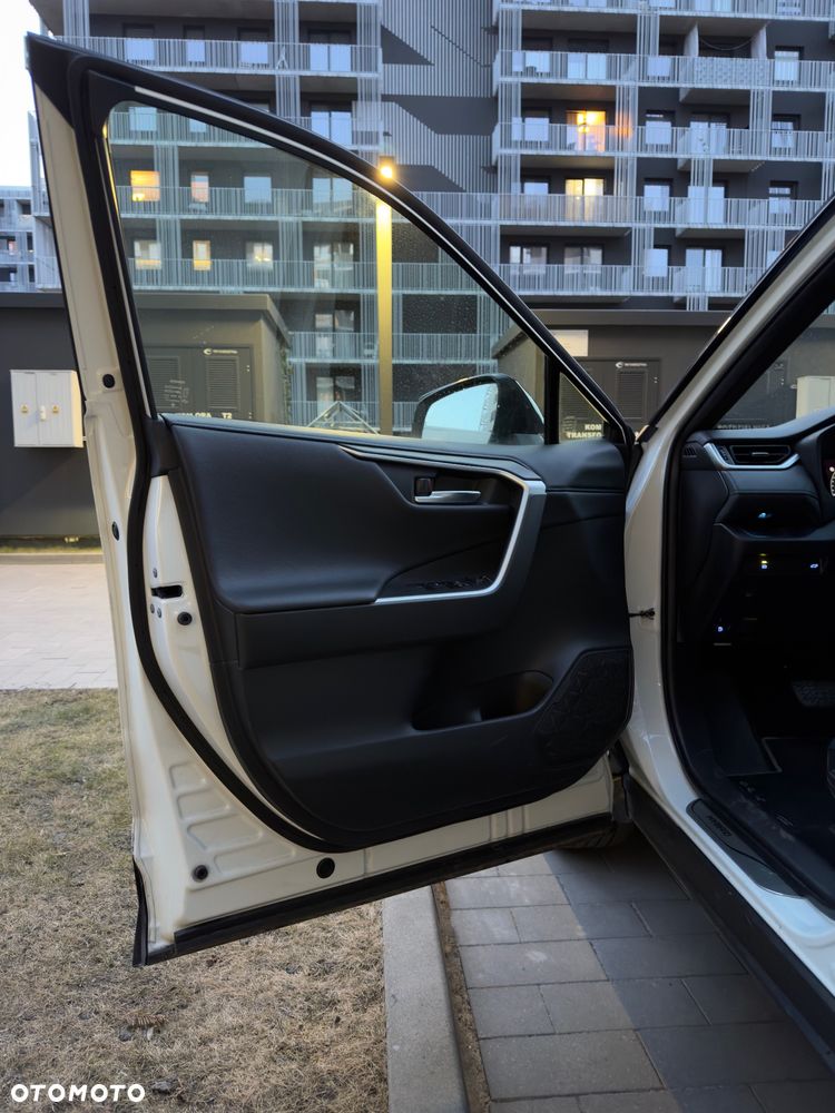 Toyota RAV4 2.5 Hybrid Black Edition by JBL 4x4 - 17