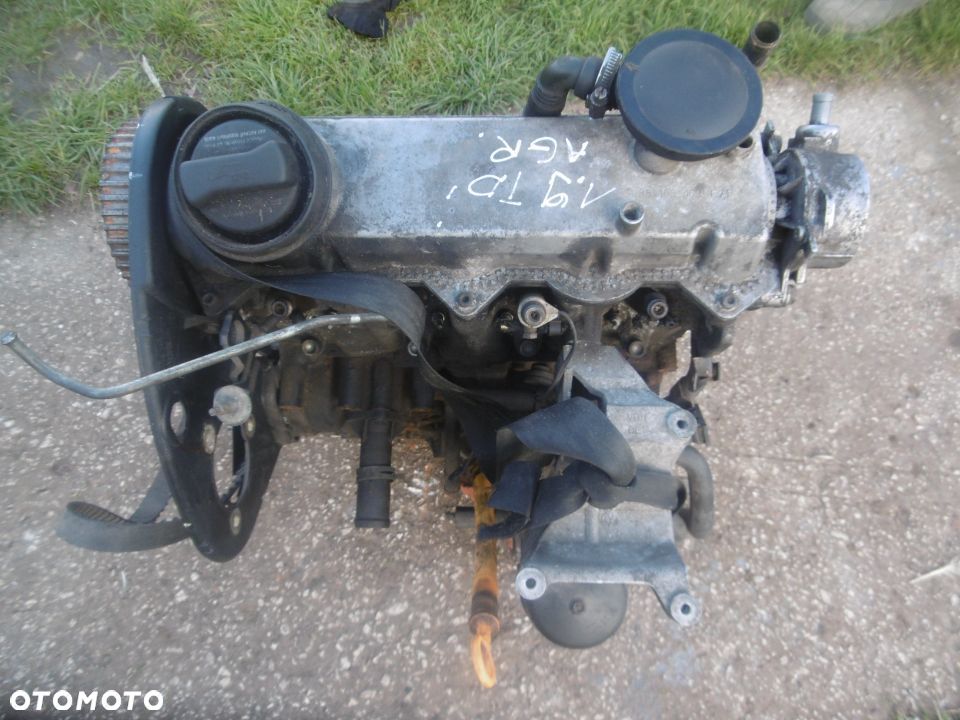 Silnik SKODA 1,9TDI AGR  LEON OCTAVIA GOLF IV BORA - 1