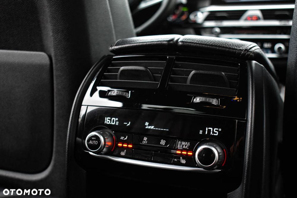 BMW Seria 5 530d Sport Line - 8