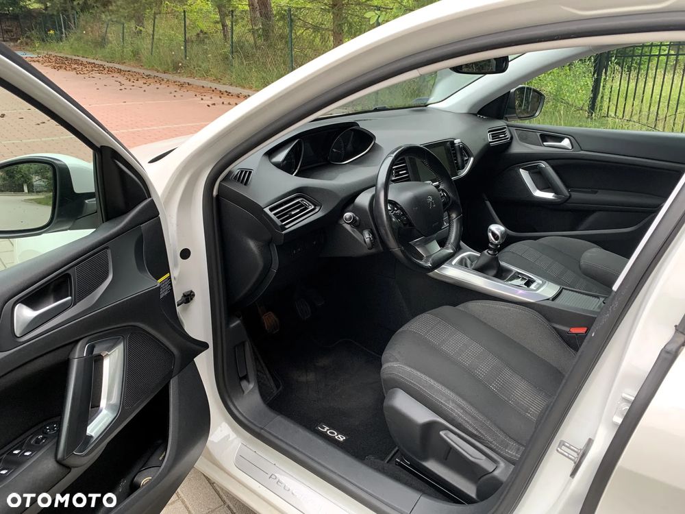 Peugeot 308 1.6 BlueHDi Allure S&S - 12