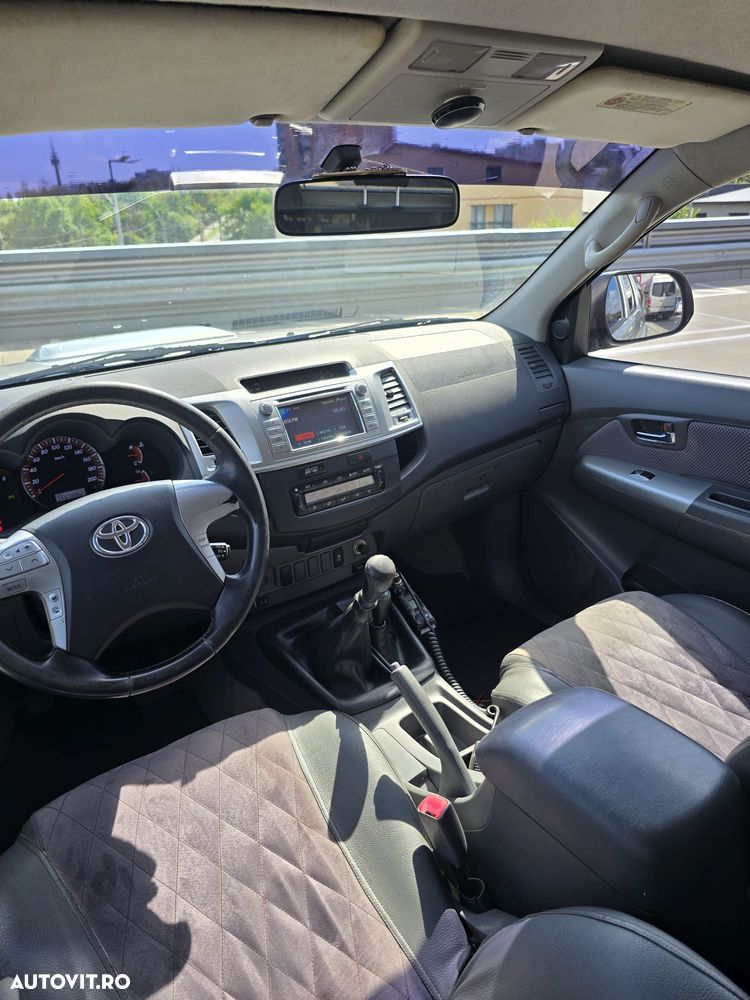 Toyota Hilux - 14