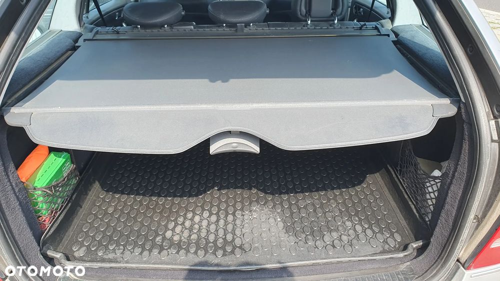 Mercedes-Benz Klasa C 240 4Matic Avantgarde - 9