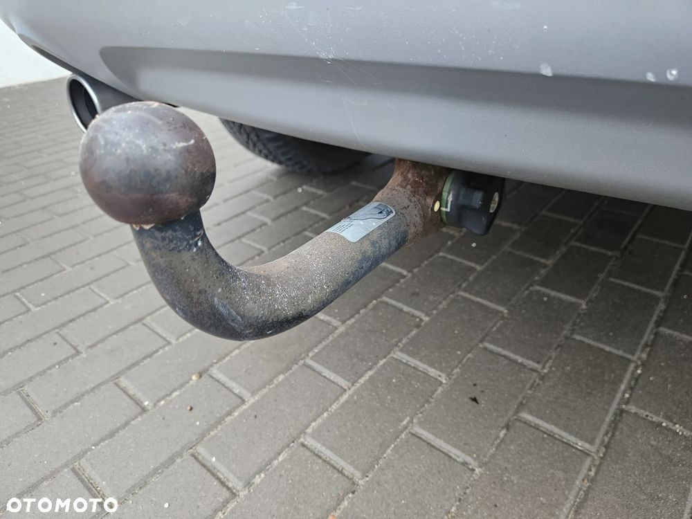 Ford Kuga 2.0 TDCi 2x4 Titanium - 35