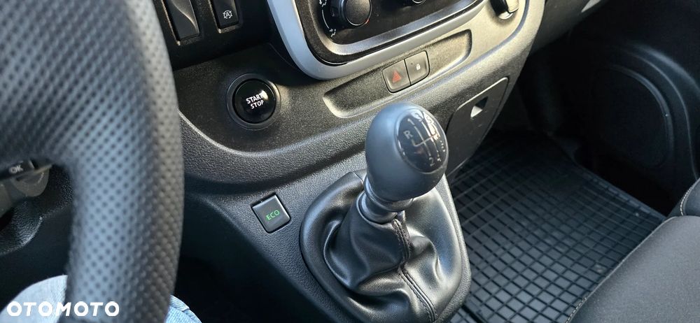 Renault Trafic - 23