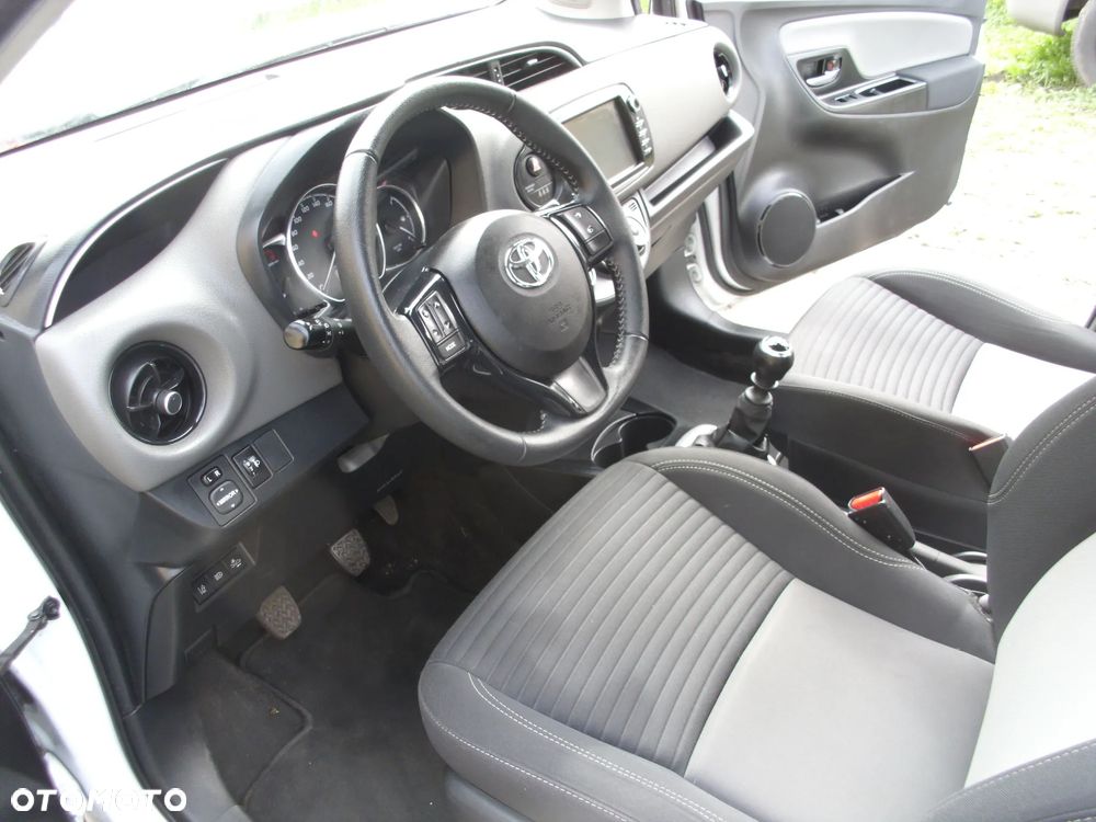 Toyota Yaris 1.5 Premium - 19