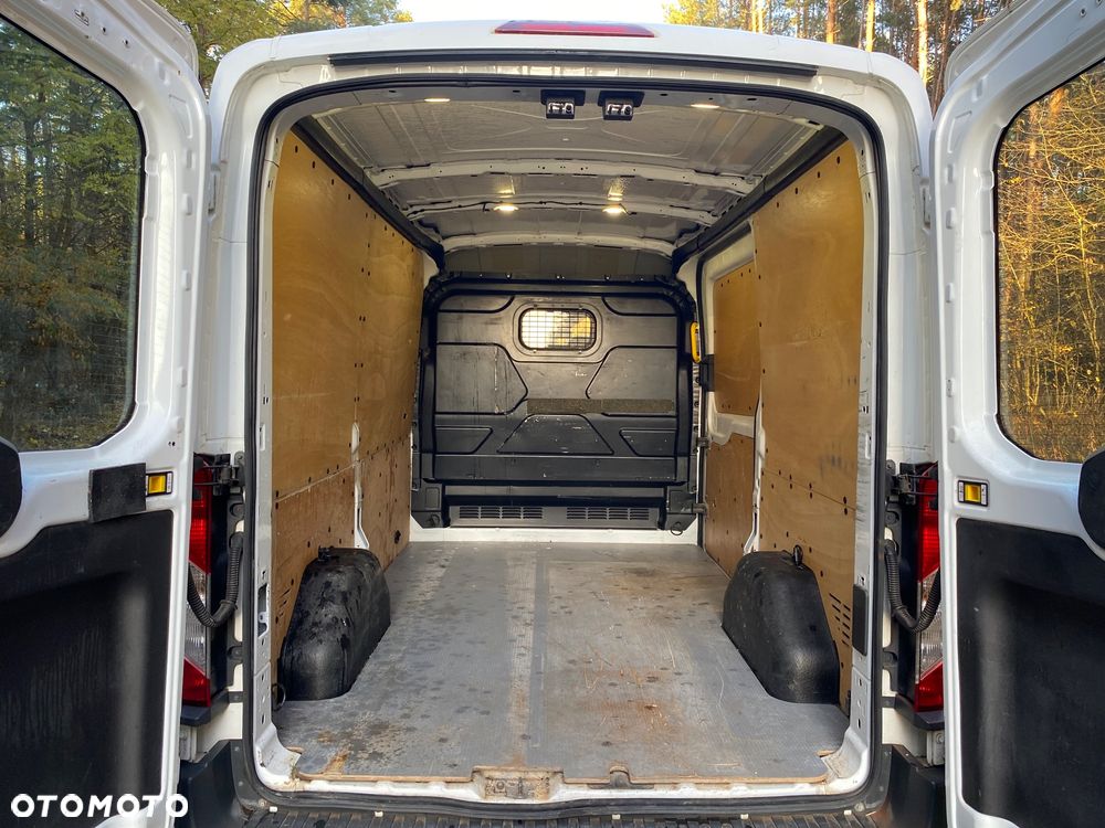 Ford Transit - 12