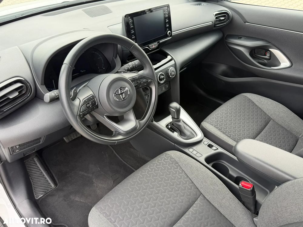 Toyota Yaris Cross 1.5 l CVT Active - 12
