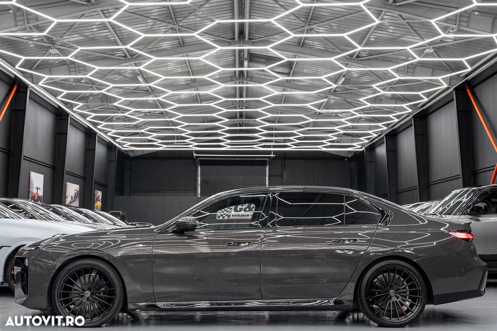 BMW Seria 7 740d xDrive MHEV - 30