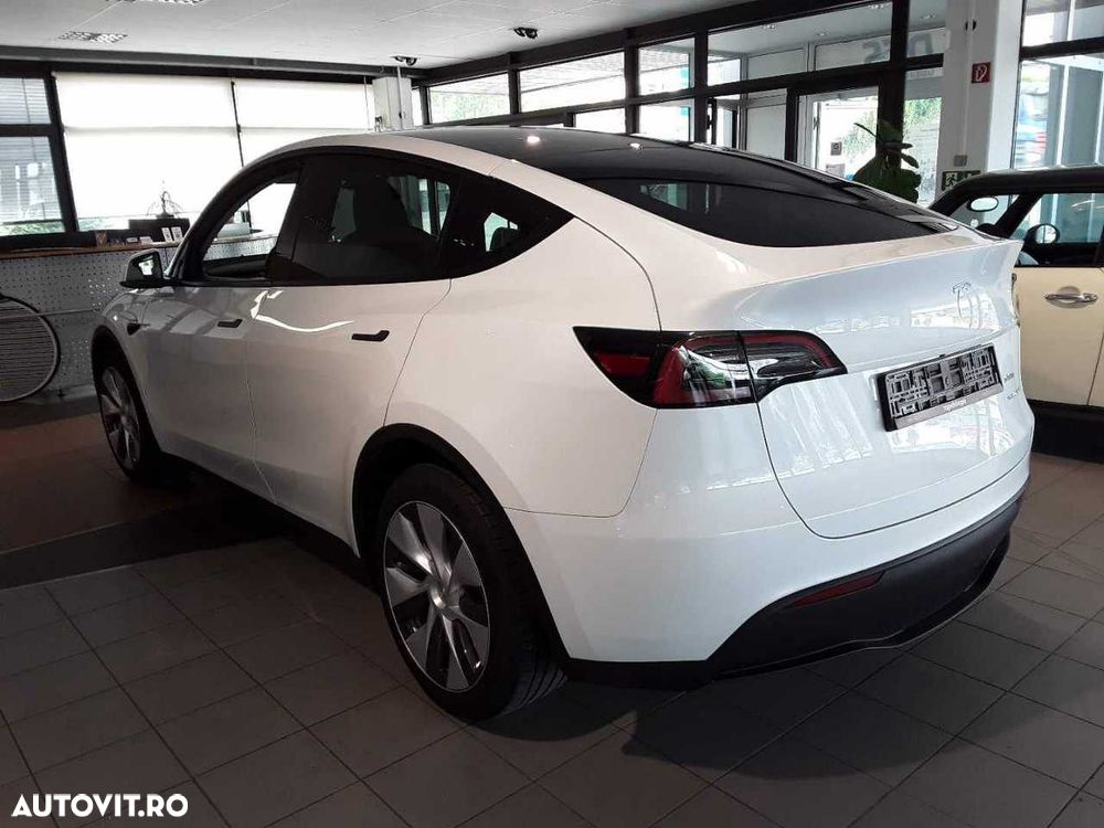 Tesla Model Y 2023 photo 3