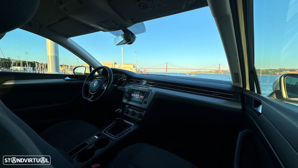 VW Passat Variant 1.6 TDI Highline - 11