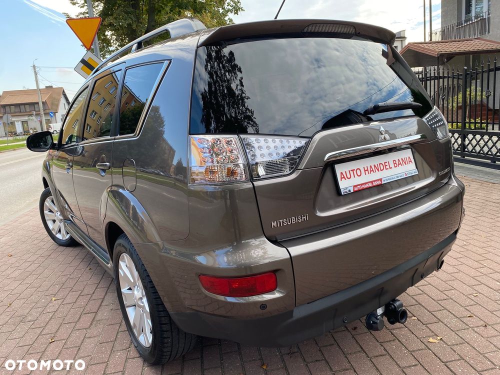 Mitsubishi Outlander 2.0 Intense + 2WD EU5 CVT - 32