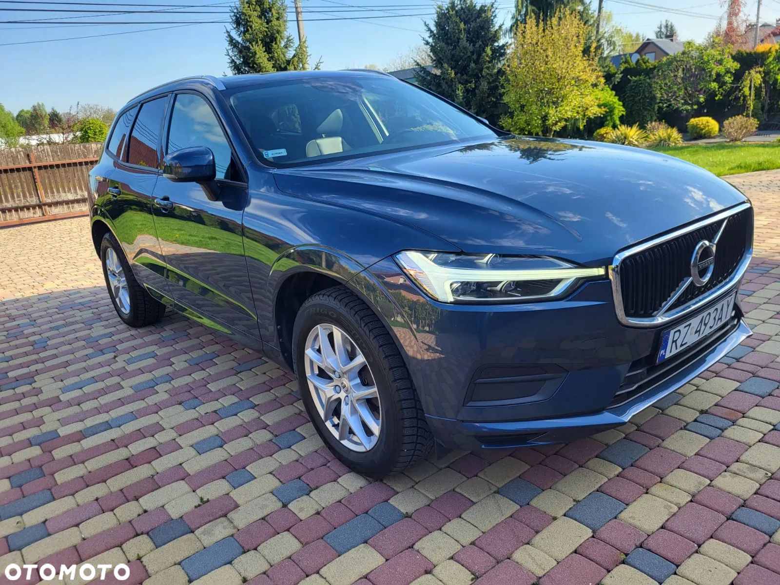 Volvo XC 60 D4 AWD Momentum - 1