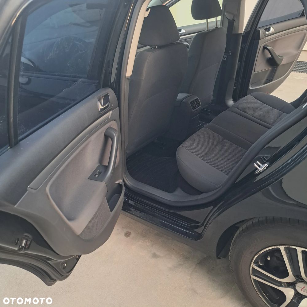 Volkswagen Golf - 8