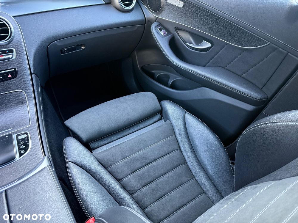 Mercedes-Benz GLC 200 4Matic 9G-TRONIC AMG Line Plus - 22