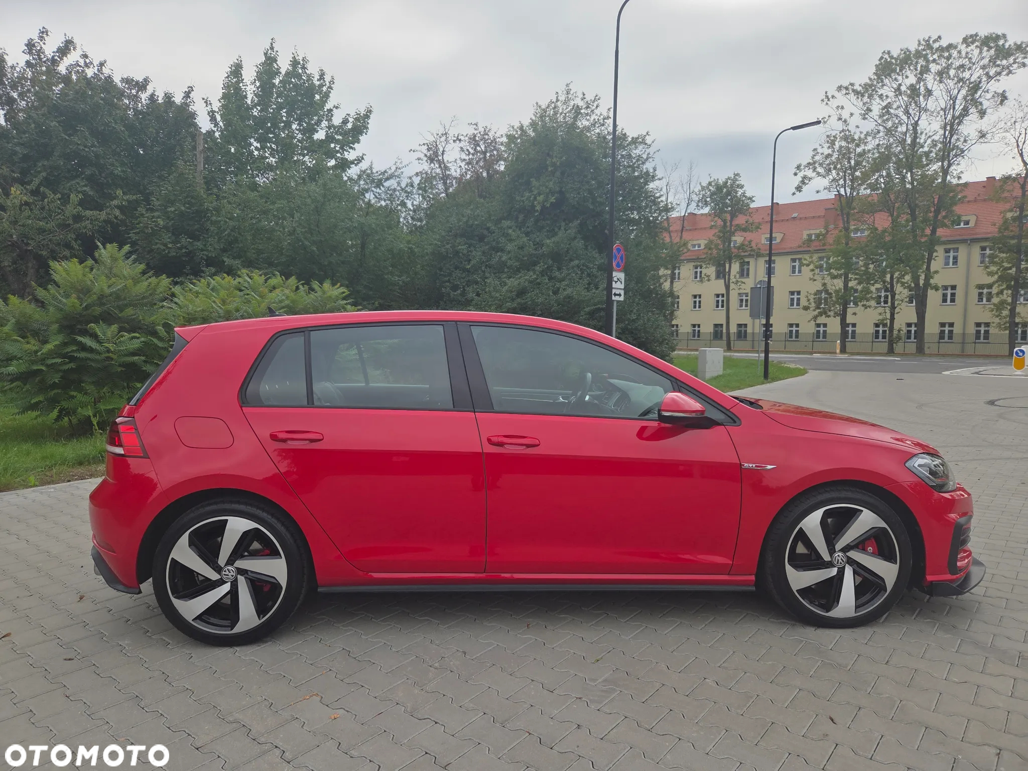 Volkswagen Golf - 6