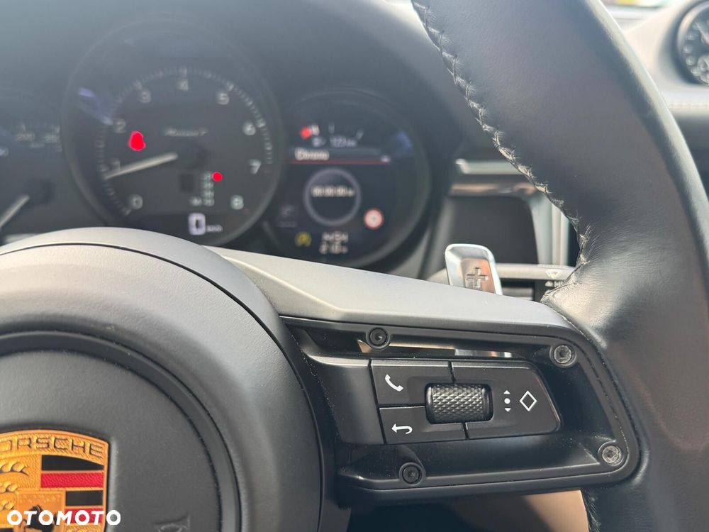 Porsche Macan - 16