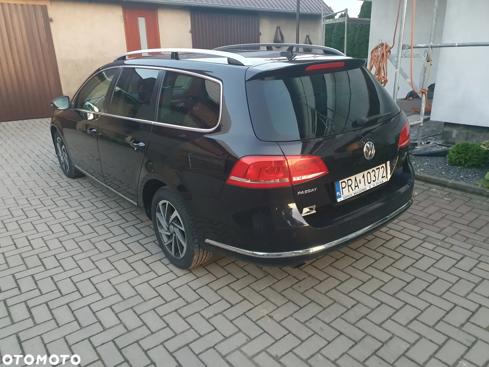 Volkswagen Passat Variant 1.6 TDI BlueMotion Technology Highline - 9