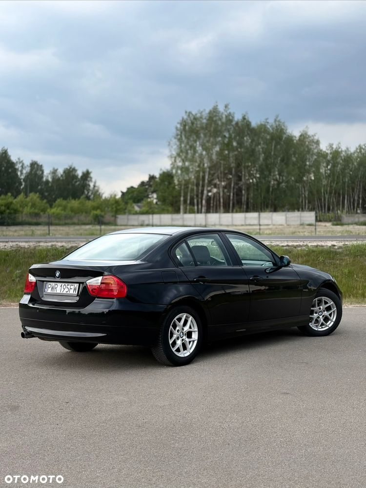 BMW Seria 3 320i - 5