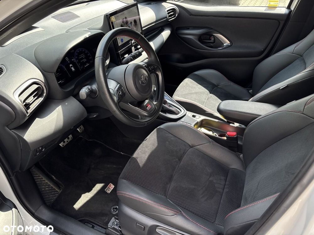 Toyota Yaris Hybrid 1.5 GR Sport - 13