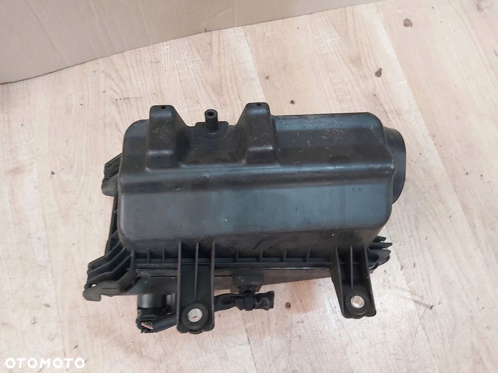 Toyota VERSO S obudowa filtra powietrza 1,33 - 4