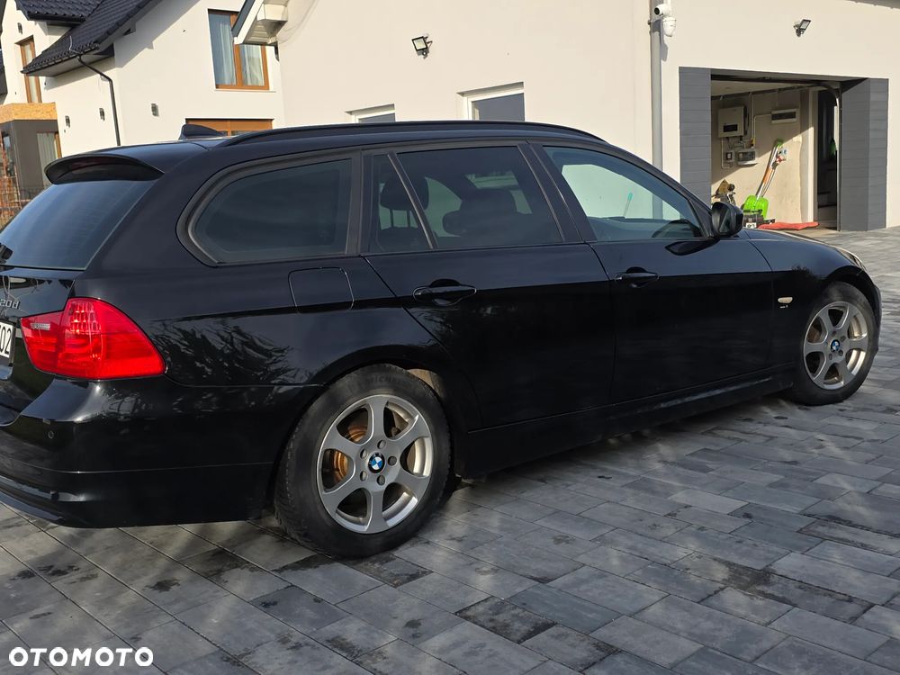BMW Seria 3 320d DPF Touring - 9
