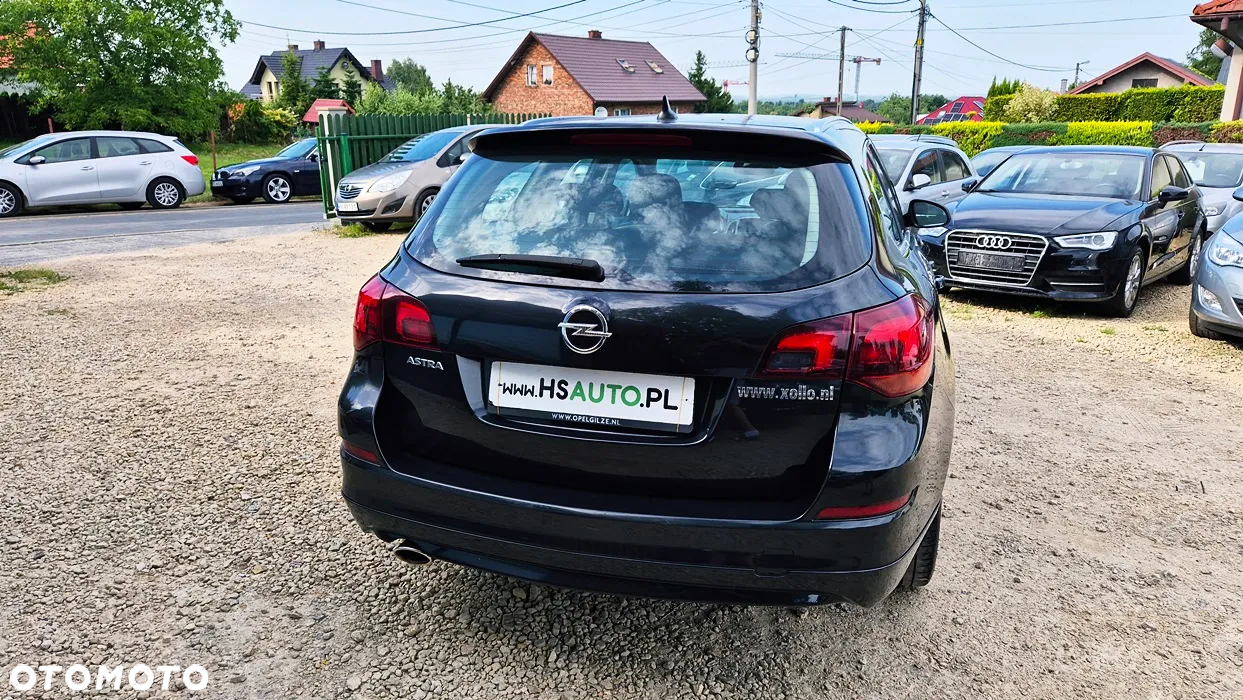 Opel Astra IV 1.4 T Cosmo - 17