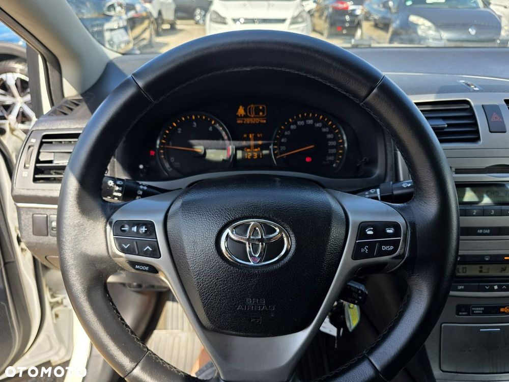 Toyota Avensis - 32