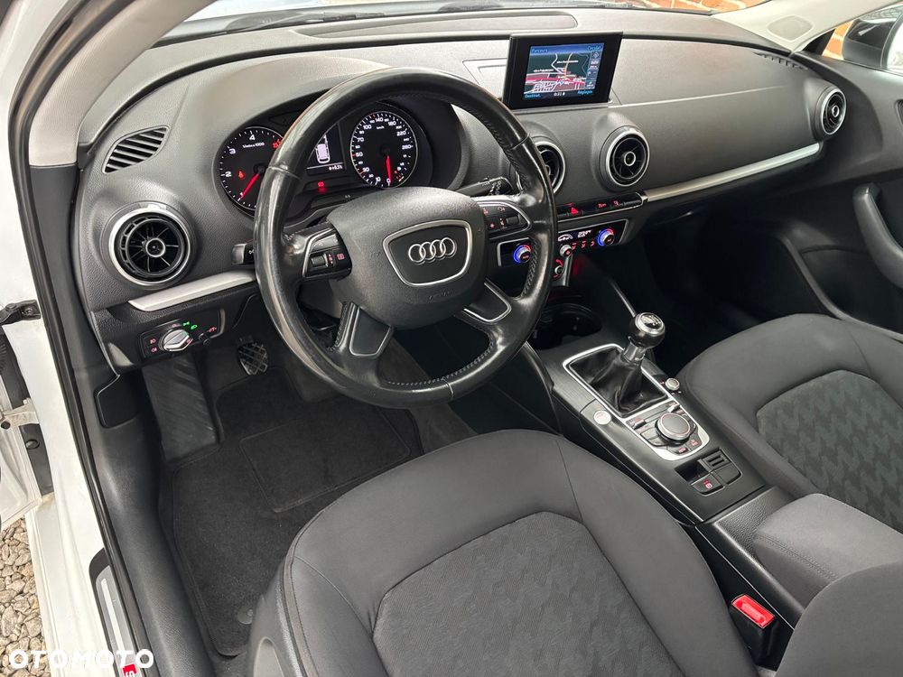 Audi A3 Sportback 1.6 TDI (clean diesel) S line Sportpaket - 20