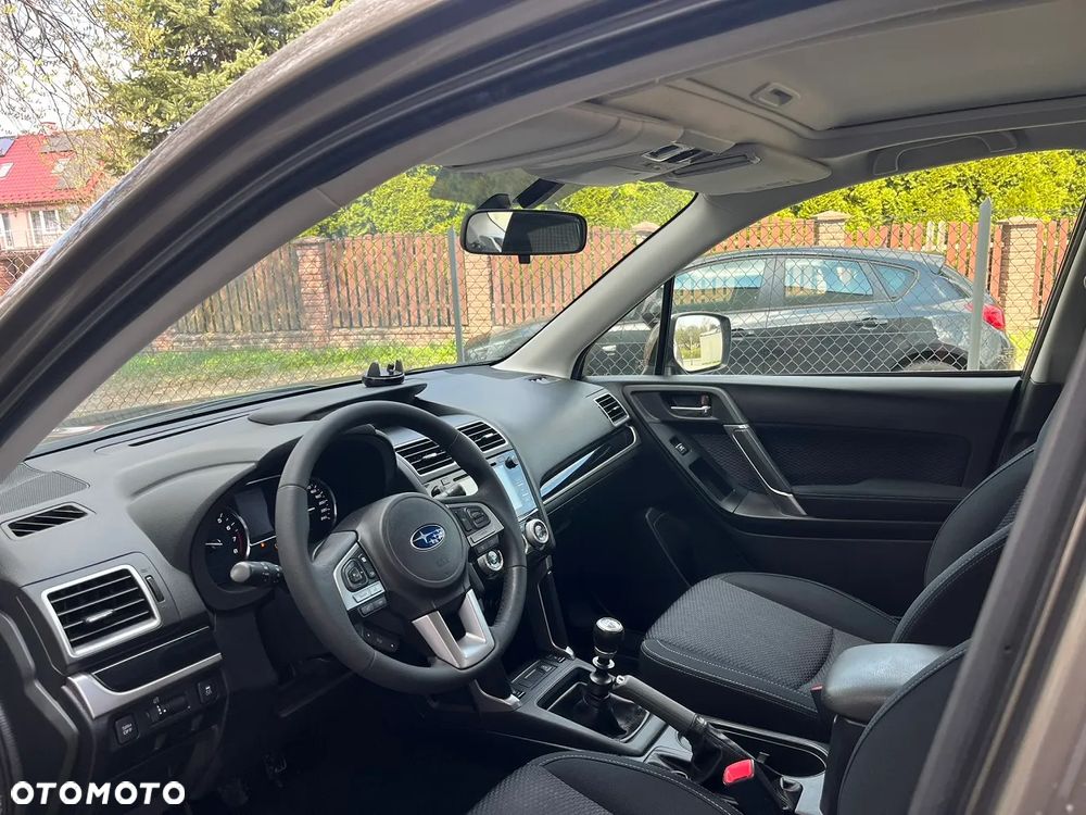 Subaru Forester 2.0 i Exclusive - 9