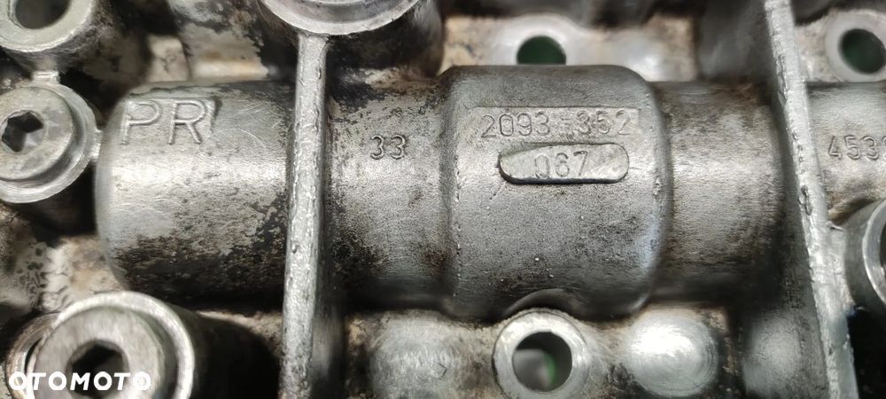 Blok zaworowy ZF 2093352067 Powershift F515100090100 Fendt Xylon 520 - 11