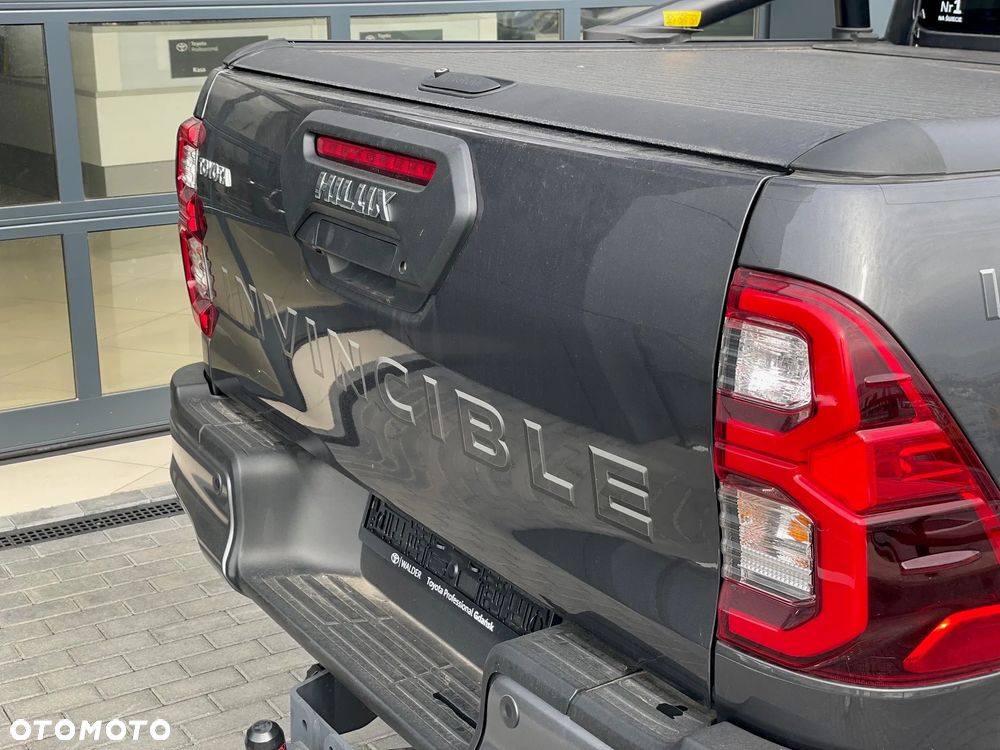 Toyota Hilux 2.8 D-4D Double Cab Invincible 4x4 - 11