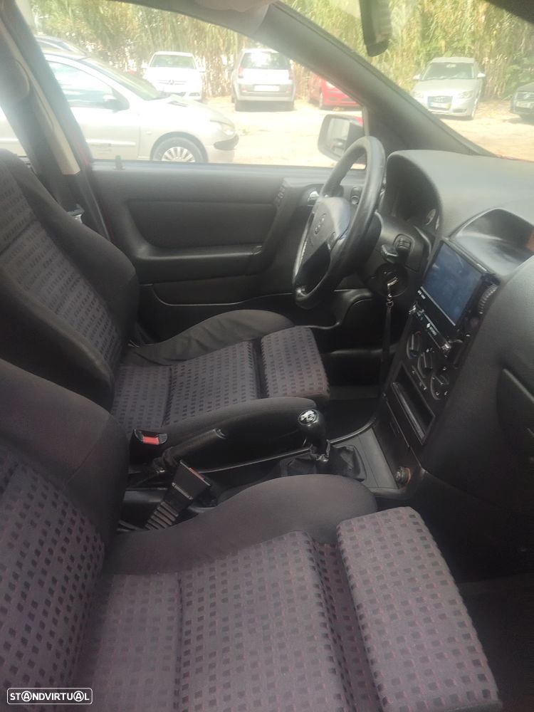 Opel Astra Caravan 1.4i 16V - 10