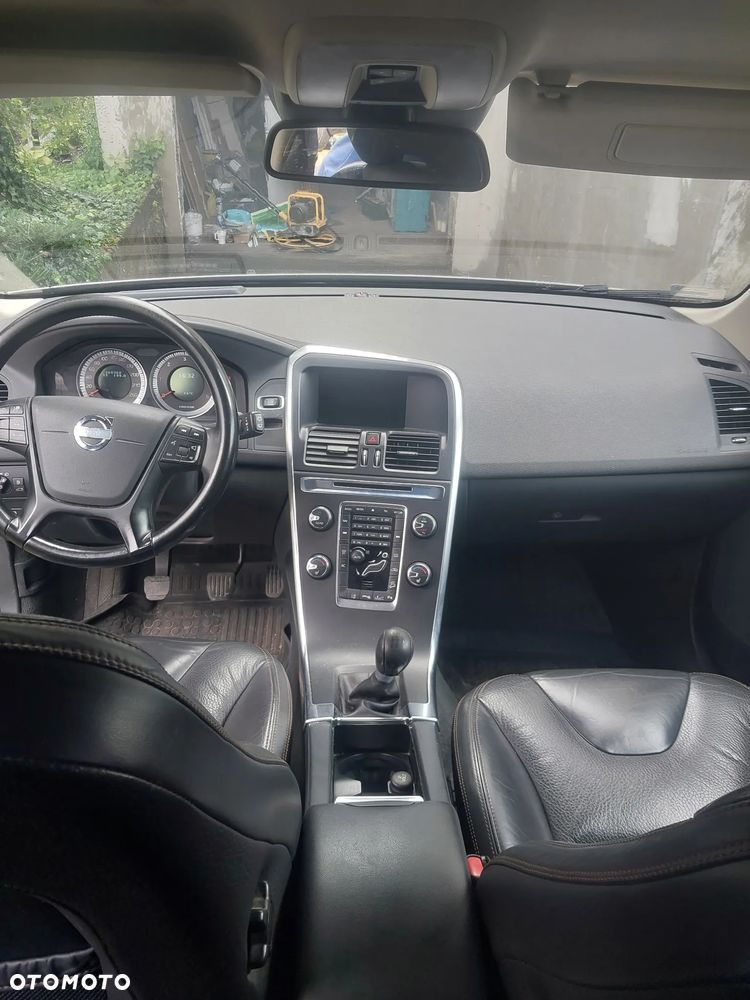 Volvo XC 60 D5 AWD Kinetic - 4