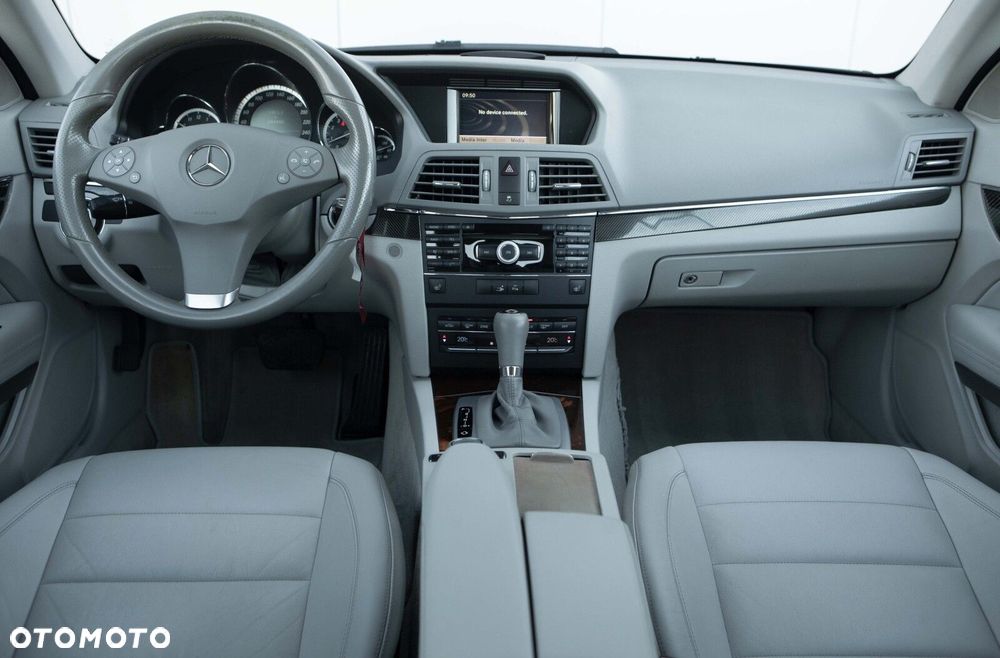 Mercedes-Benz Klasa E 350 CGI BlueEff - 25