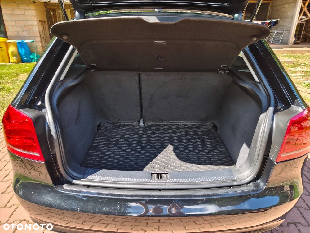 Audi A3 3-drzwiowe 2.0 TDI DPF Ambiente - 10