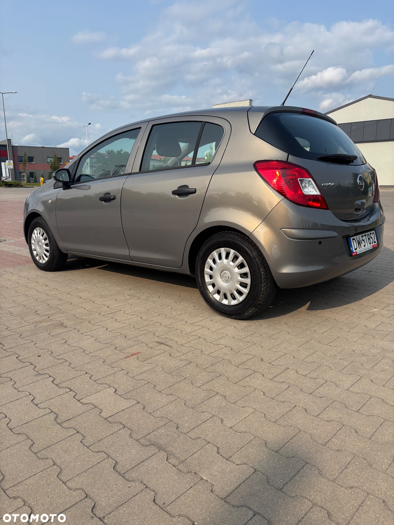 Opel Corsa 1.2 16V Edition / Active - 10