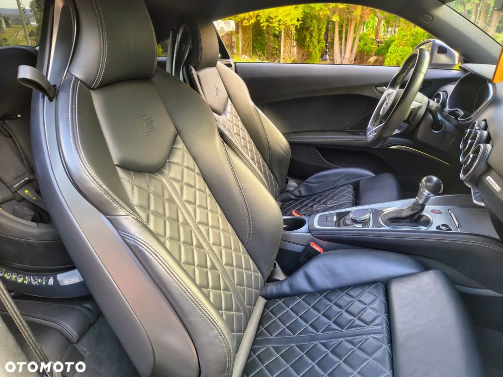 Audi TT S Coupé - 19
