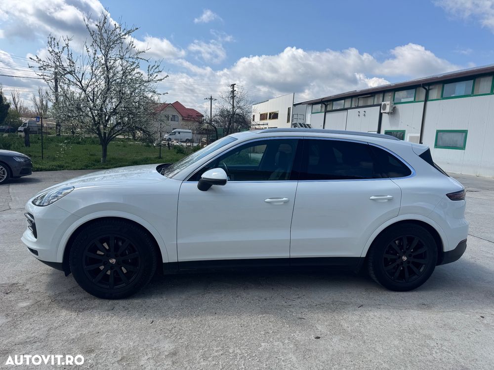 Porsche Cayenne Standard - 2