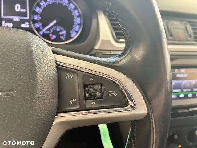 Skoda RAPID 1.2 TSI Ambition - 23