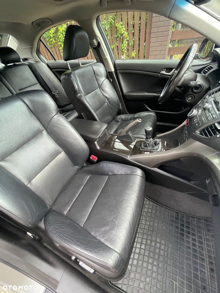 Honda Accord 2.0 Executive - 9